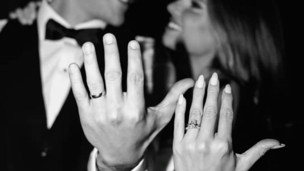 Stack Your Style: Wedding Ring Stacks That Shine