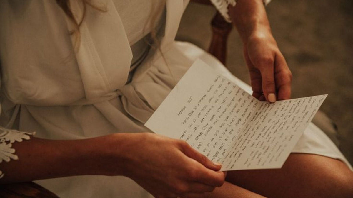 Why “Letters to the Bride” Book Is Becoming the Hottest 2026 Bride Trend