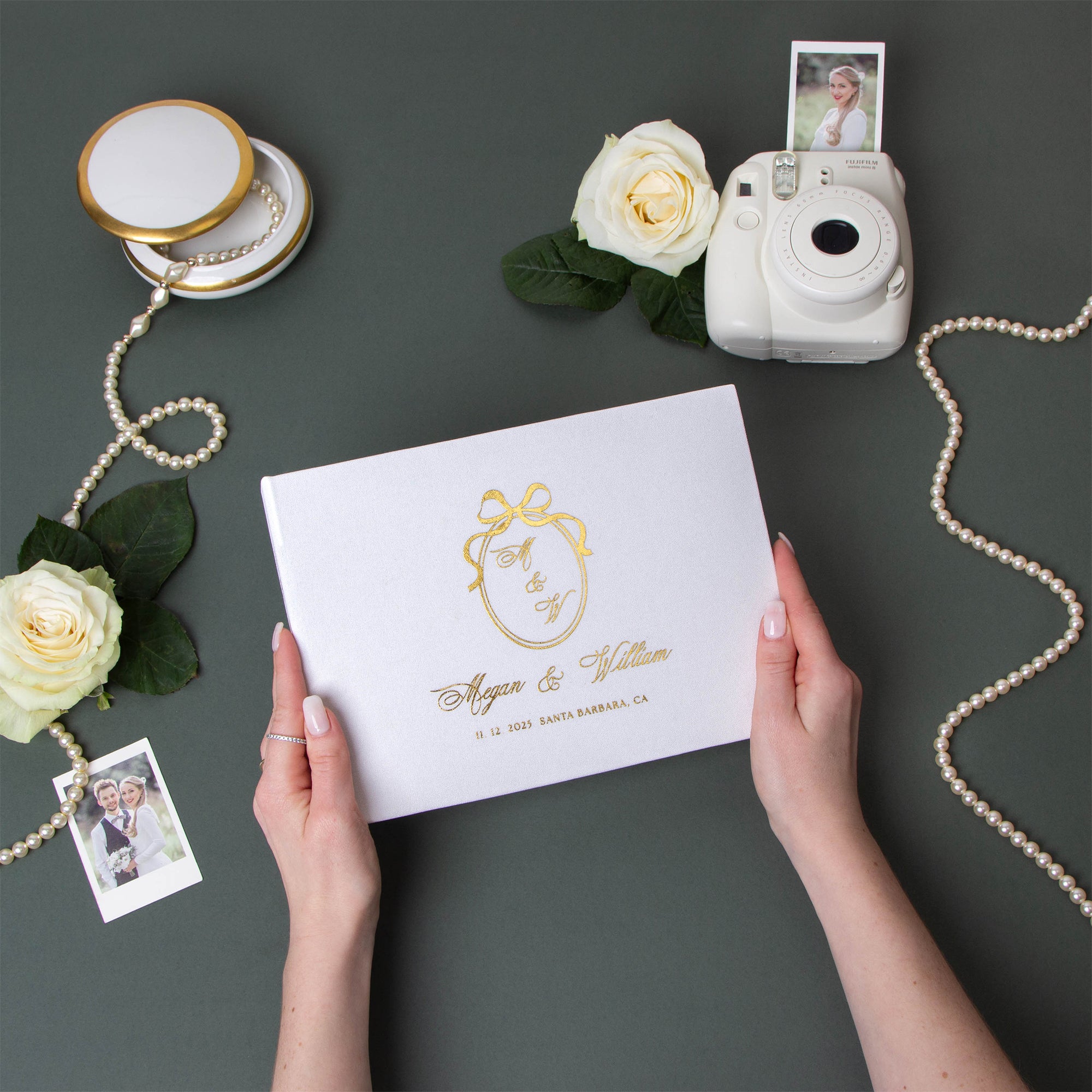 Silky White + Real Gold | Guest Book