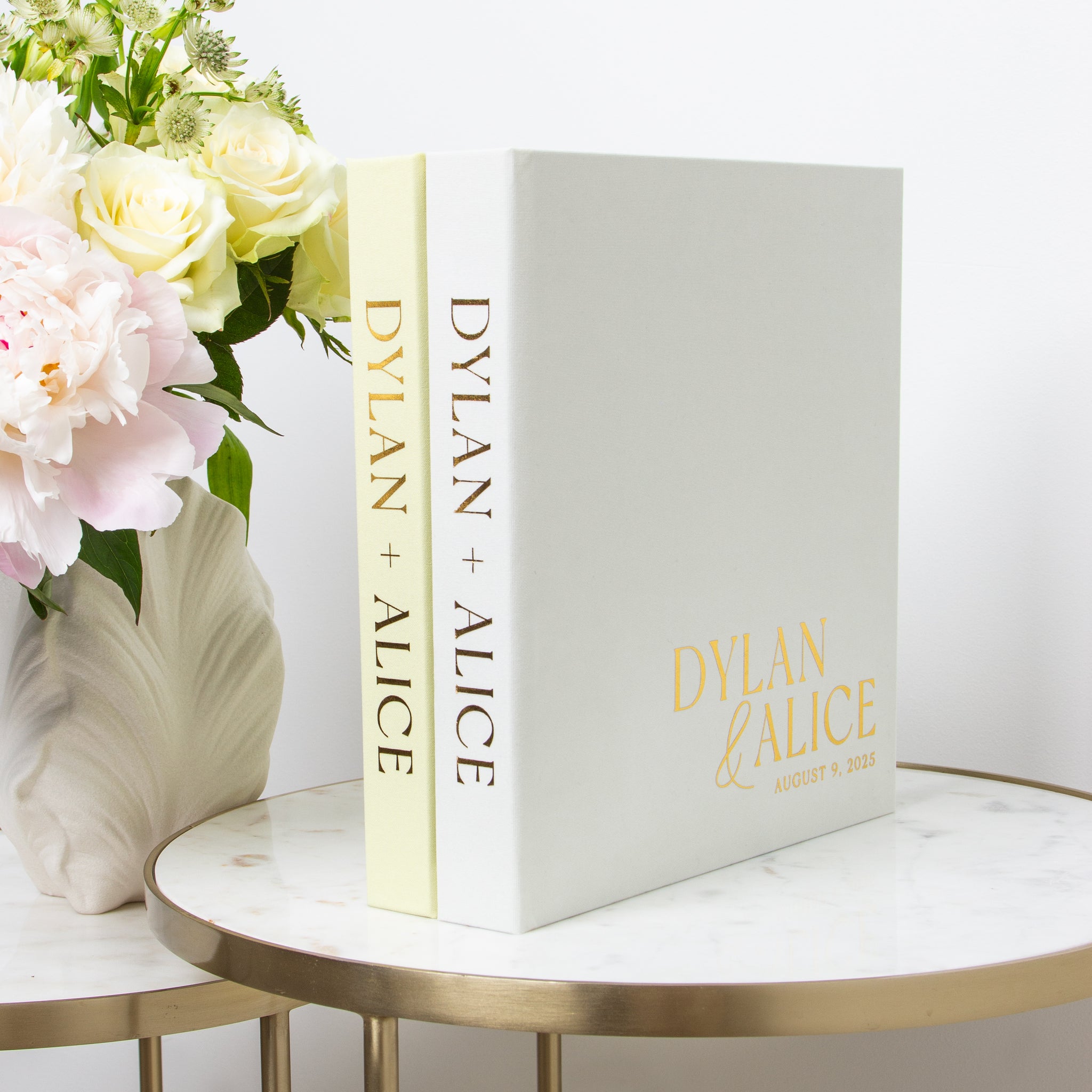 Silky White + Real Gold | Guest Book
