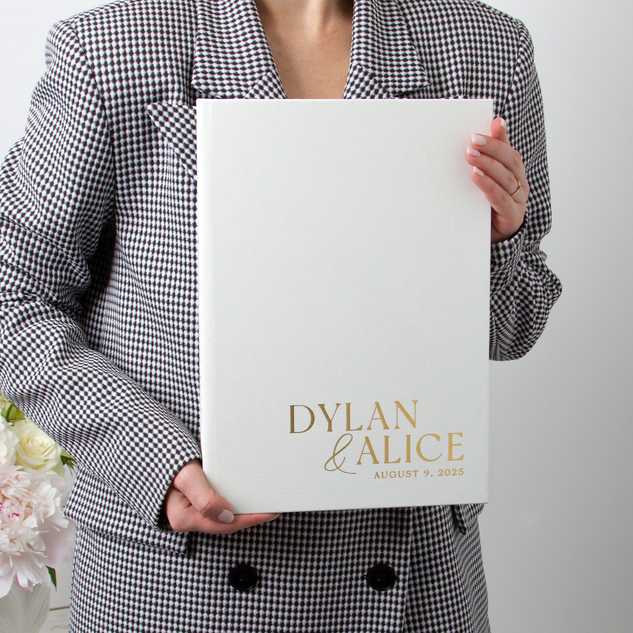 Silky White + Real Gold | Guest Book