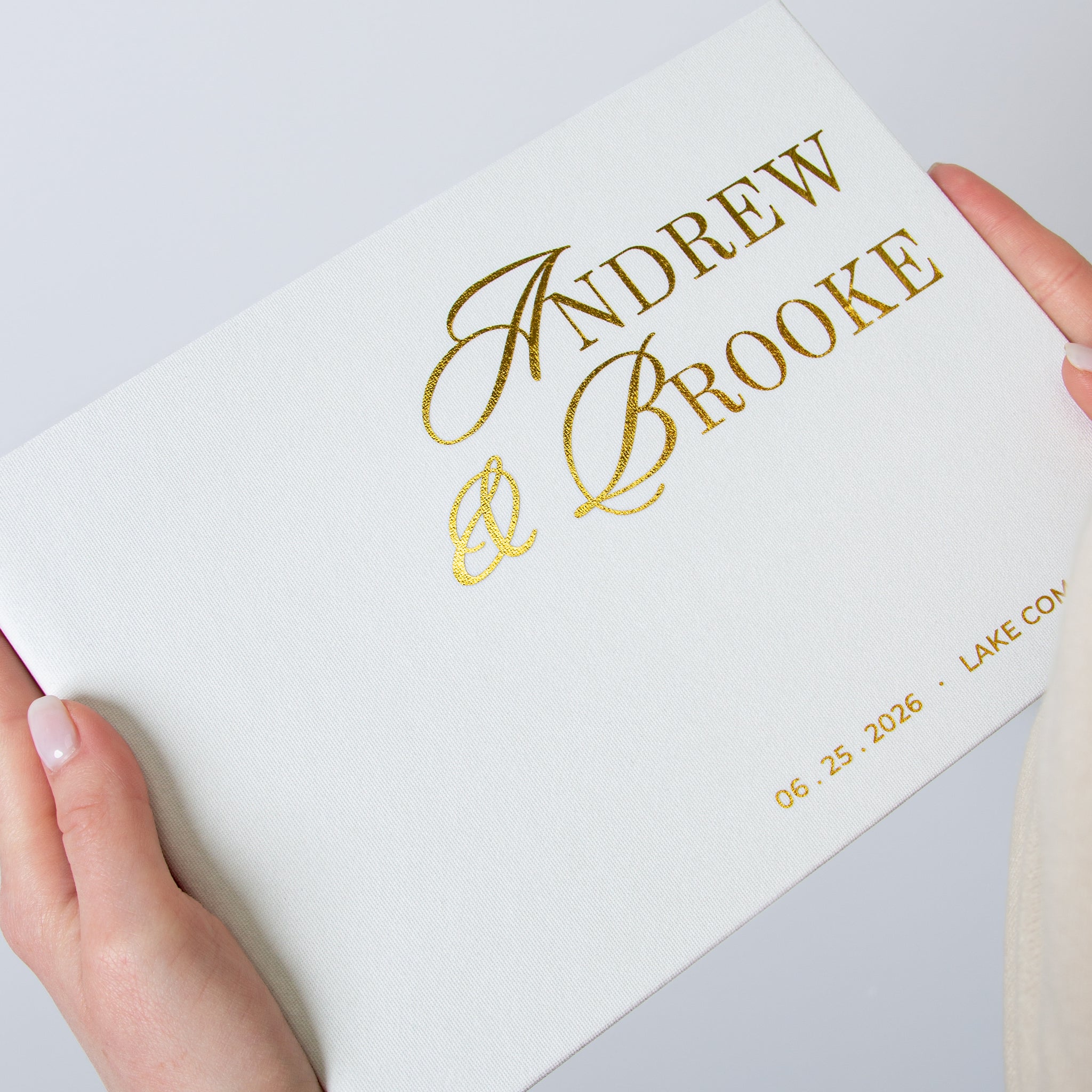 Silky White + Real Gold | Guest Book