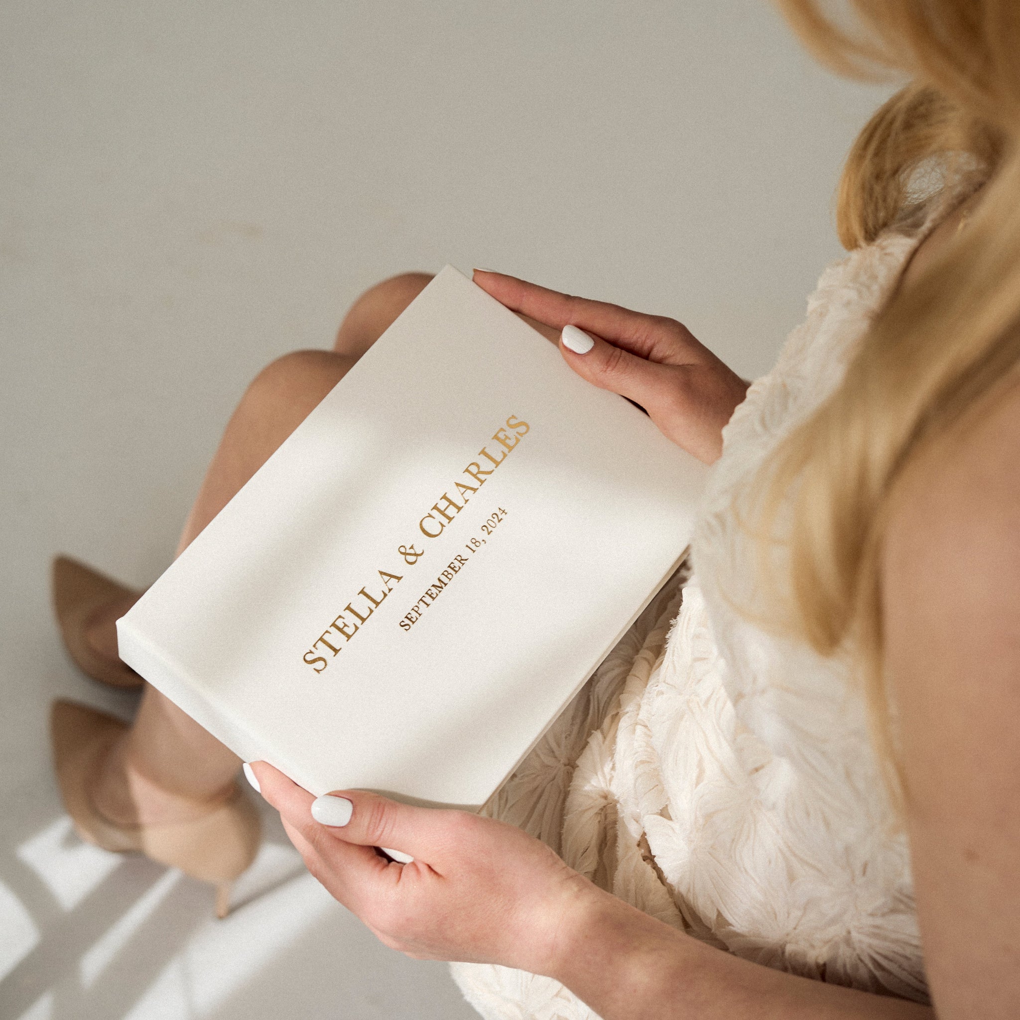 Silky White + Real Gold | Guest Book ♡