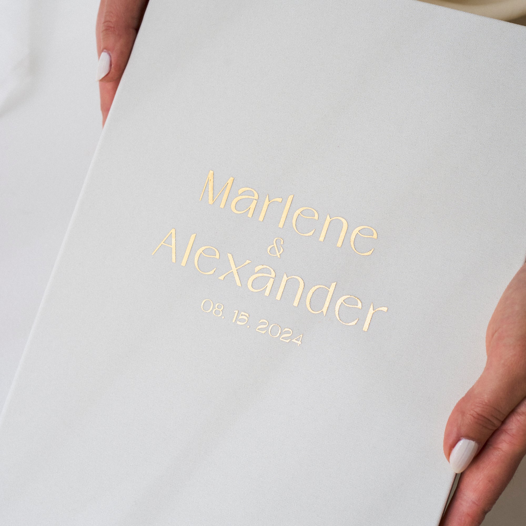 Silky White + Real Gold | Guest Book