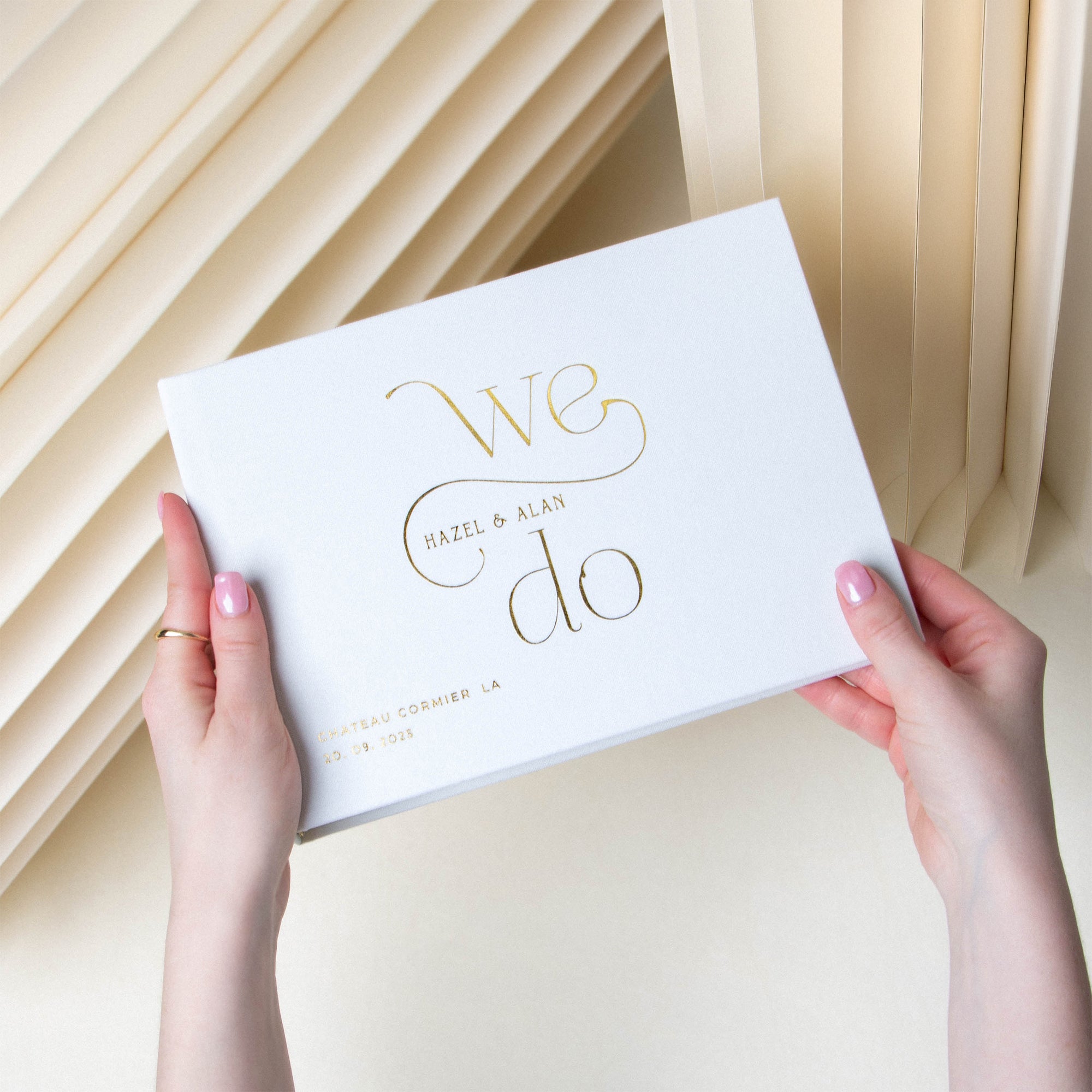 Silky White + Real Gold | Guest Book